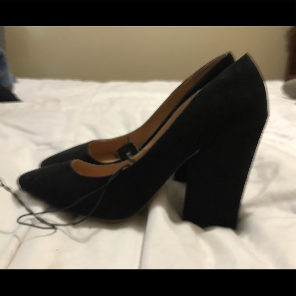 Express NWT black block heel pumps
